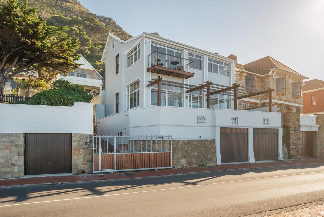 Oceanfront Penthouse Apartment Muizenberg Exterior photo